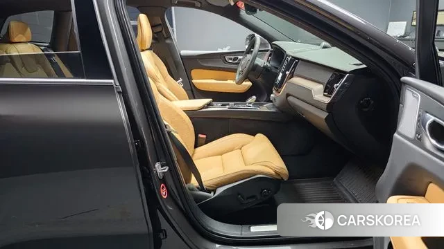 Volvo XC60 second Generation 2024 Серый из Кореи, фото 2