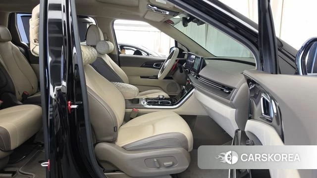 Kia Carnival 4th generation 2023 Черный из Кореи, фото 2