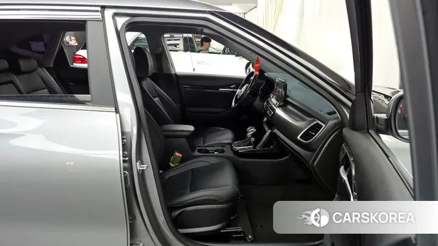 Kia Seltos 2021 Серый из Кореи, фото 2