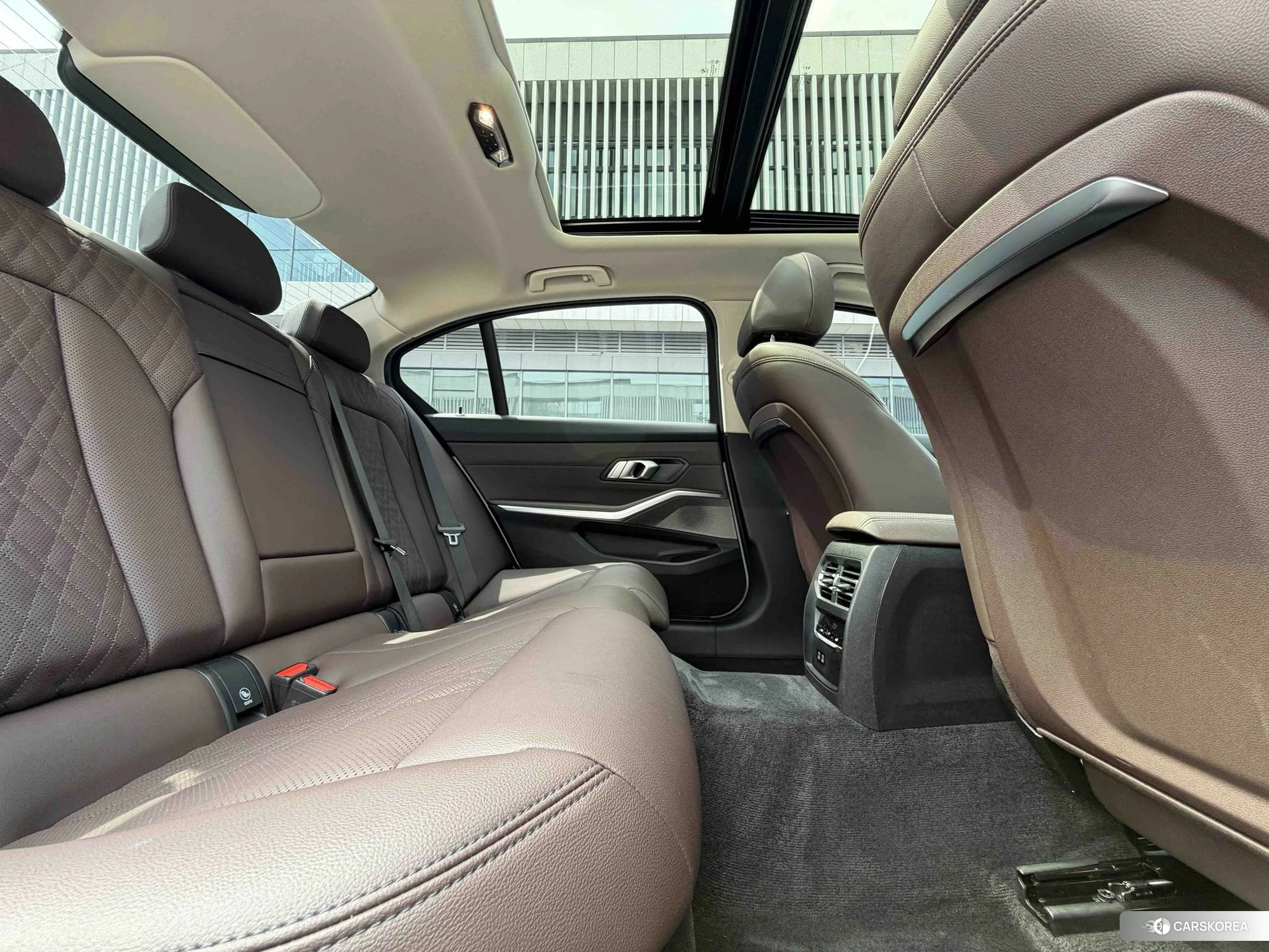 BMW 3 series 2022 Белый из Китая, фото 2