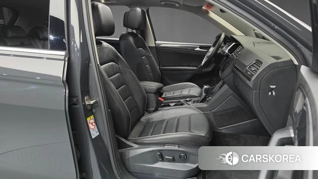Volkswagen Tiguan second Generation 2021 Серый из Кореи, фото 2