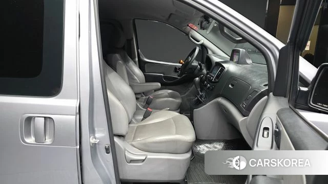 Hyundai The New Grand Starex 2018 Серебристо-серый из Кореи, фото 2