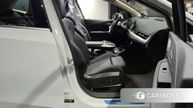 BMW 2 Series Active Tourer (U06) 2023 Белый из Кореи, фото 2