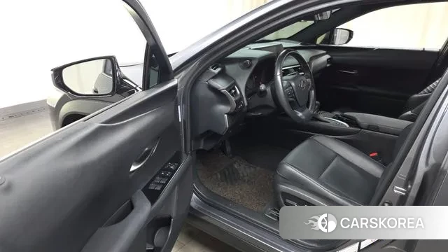 Lexus UX250h 2019 Серый из Кореи, фото 2