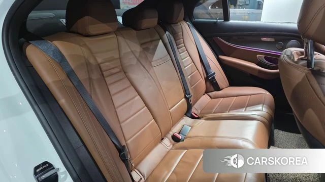 Mercedes-Benz E-Class W213 2018 Белый из Кореи, фото 2