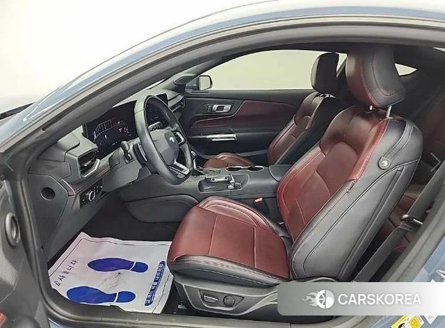 Ford Mustang 7th Generation 2024 Небесно-голубой из Кореи, фото 2