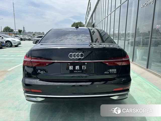 Audi A6L 2023 Черный из Китая, фото 2