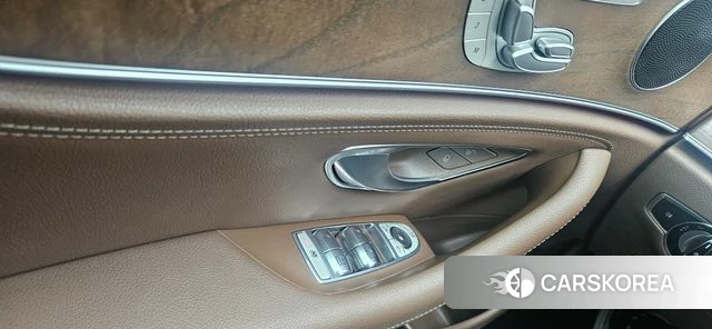 Mercedes-Benz E-Class W213 2019 Серый из Кореи, фото 2