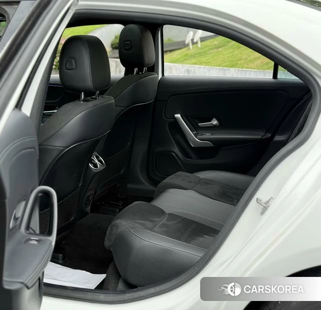 Mercedes-Benz Class A 2021 Белый из Китая, фото 2