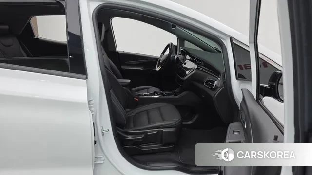 Chevrolet (GM Daewoo) New Bolt EV 2022 Белый из Кореи, фото 2
