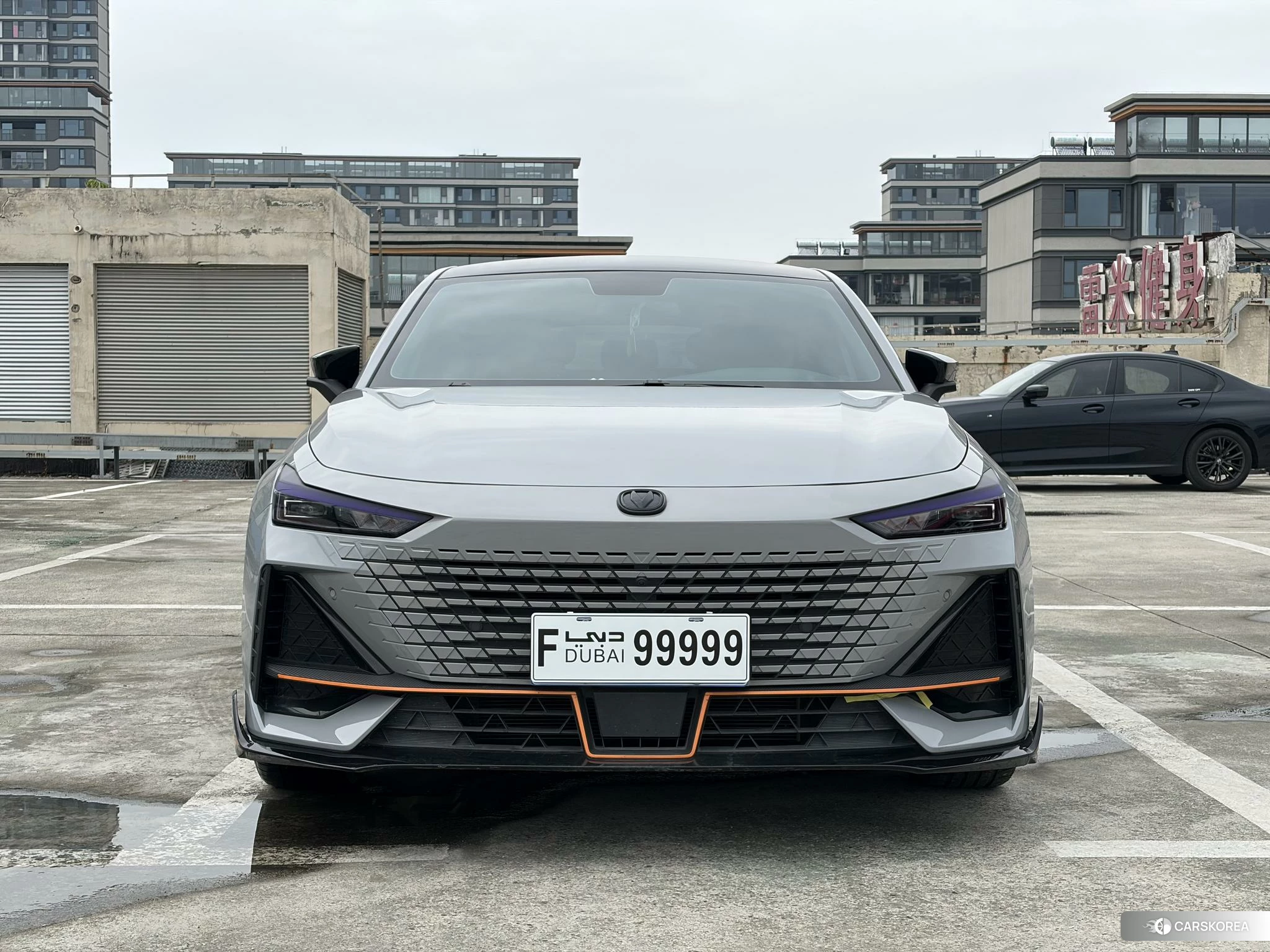 Chang'an UNI-V 2023 Серебристо-серый из Китая, фото 2
