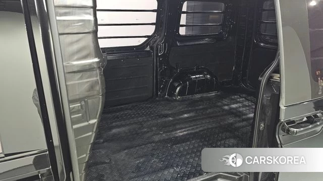 Hyundai Staria 2023 Черный из Кореи, фото 2