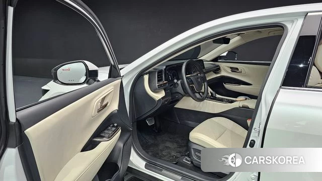 Toyota Crown Crossover 2025 Белый из Кореи, фото 2
