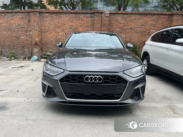 Audi A4L 2022 Темно-серый из Китая, фото 2