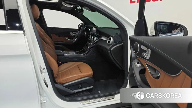 Mercedes-Benz GLC-Class X253 2021 Белый из Кореи, фото 2