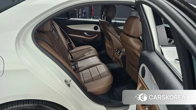 Mercedes-Benz E-Class W213 2020 Белый из Кореи, фото 2