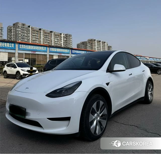 Tesla Model Y 2023 Белый из Китая, фото 2