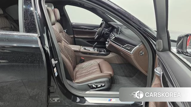 BMW 7 Series (G11) 2021 Черный из Кореи, фото 2