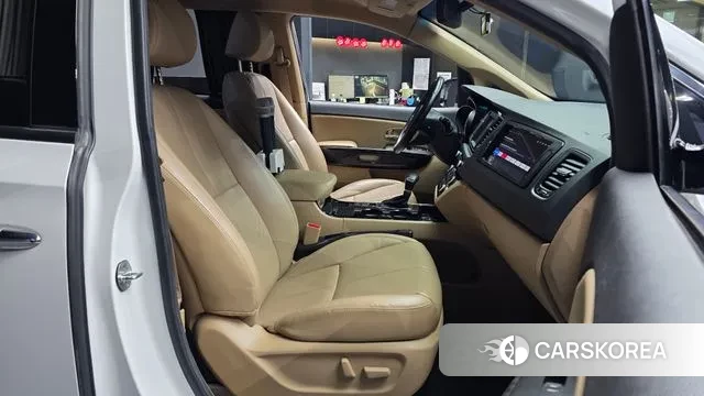 Kia The New Carnival 2019 Белый из Кореи, фото 2