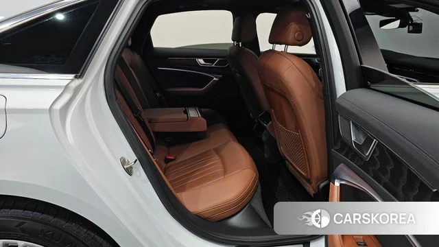 Audi A6 (C8) 2021 Белый из Кореи, фото 2