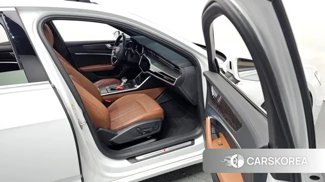 Audi A6 (C8) 2021 Белый из Кореи, фото 2