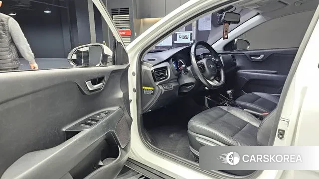 Kia Stonic 2018 Белый из Кореи, фото 2