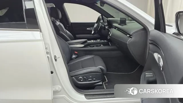 Genesis GV70 2023 Белый из Кореи, фото 2