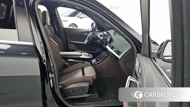 BMW X1 (U11) 2023 Черный из Кореи, фото 2