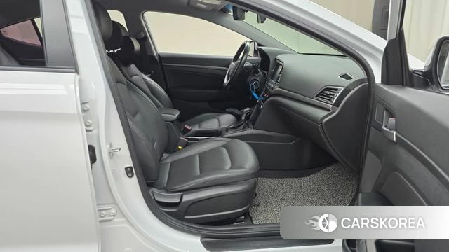 Hyundai Avante AD 2018 Белый из Кореи, фото 2