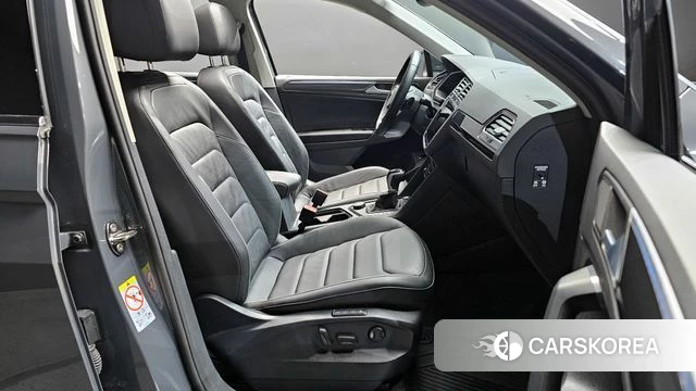 Volkswagen Tiguan second Generation 2023 Серый из Кореи, фото 2