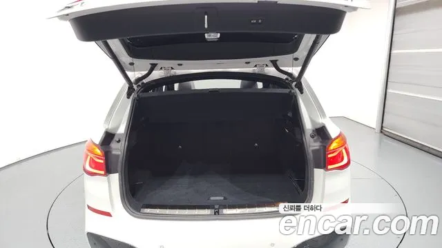 BMW X1 (F48) 2019 Белый из Кореи, фото 2