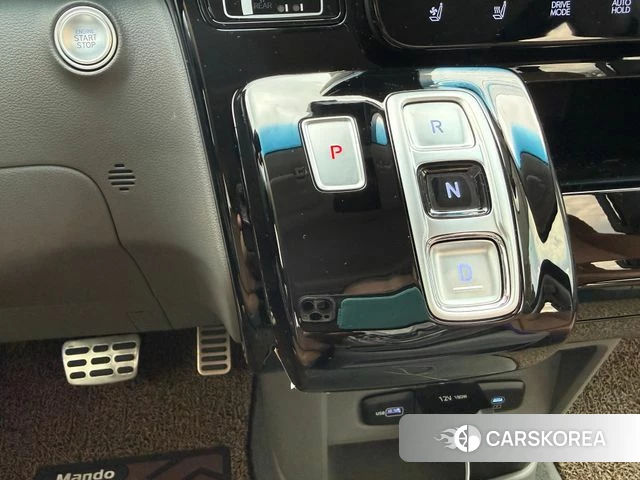 Hyundai Staria 2025 Черный из Кореи, фото 2