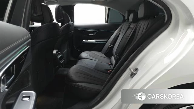 Mercedes-Benz E-Class W214 2025 Белый из Кореи, фото 2