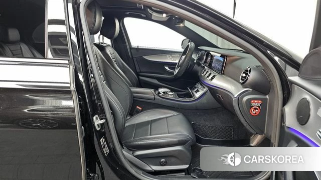 Mercedes-Benz E-Class W213 2020 Черный из Кореи, фото 2