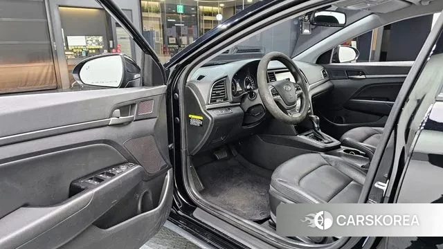 Hyundai Avante AD 2018 Черный из Кореи, фото 2