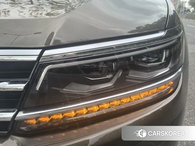 Volkswagen Tiguan L PHEV 2018 Коричневый из Китая, фото 2