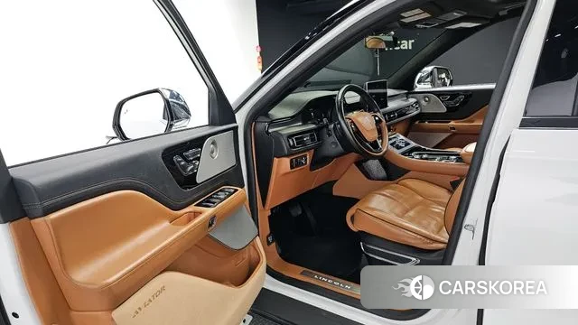 Lincoln Aviator 2nd generation 2020 Белый из Кореи, фото 2