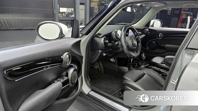 Mini Cooper 2021 Серебристо-серый из Кореи, фото 2