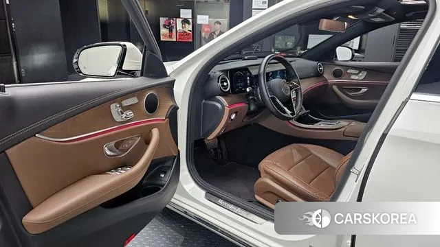 Mercedes-Benz E-Class W213 2022 Белый из Кореи, фото 2