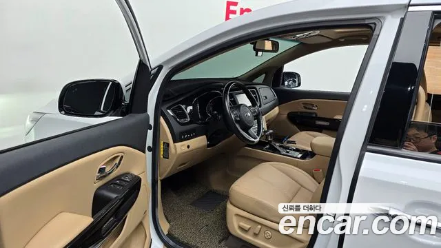 Kia The New Carnival 2018 Белый из Кореи, фото 2