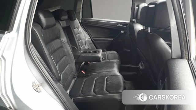 Volkswagen Tiguan second Generation 2020 Серебряный из Кореи, фото 2