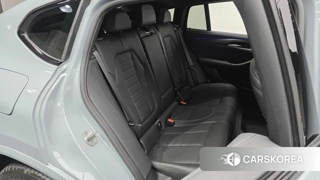 BMW X4 (G02) 2024 Серебристо-серый из Кореи, фото 2