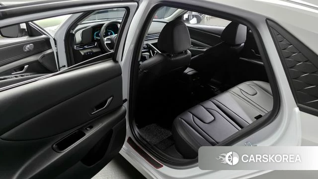 Hyundai The New Avante Hybrid (CN7) 2025 Белый из Кореи, фото 2