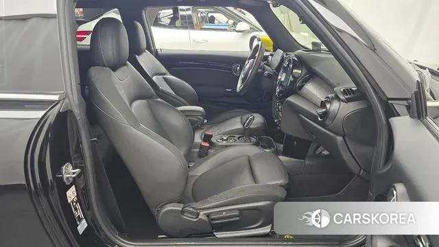 Mini Cooper Electric 2022 Черный из Кореи, фото 2