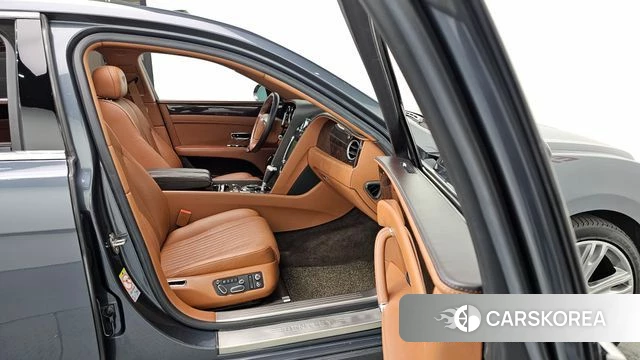 Bentley Flying Spur 2nd Generation 2018 Небесно-голубой из Кореи, фото 2