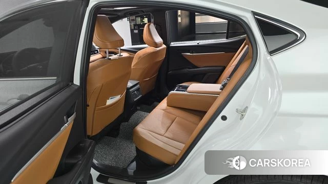 Toyota Camry (XV80) 2025 Белый из Кореи, фото 2