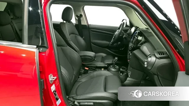 Mini Cooper 2021 Красный из Кореи, фото 2