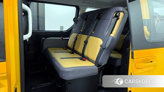 Hyundai Staria 2024 Желтый из Кореи, фото 2