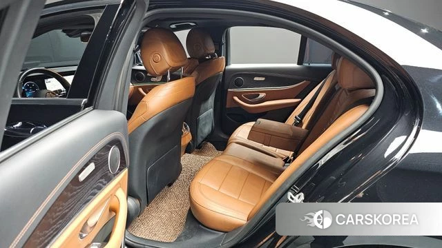 Mercedes-Benz E-Class W213 2021 Черный из Кореи, фото 2