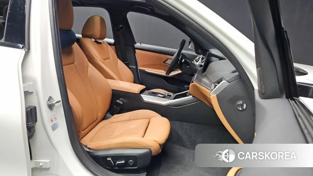 BMW 3 Series (G20) 2024 Белый из Кореи, фото 2